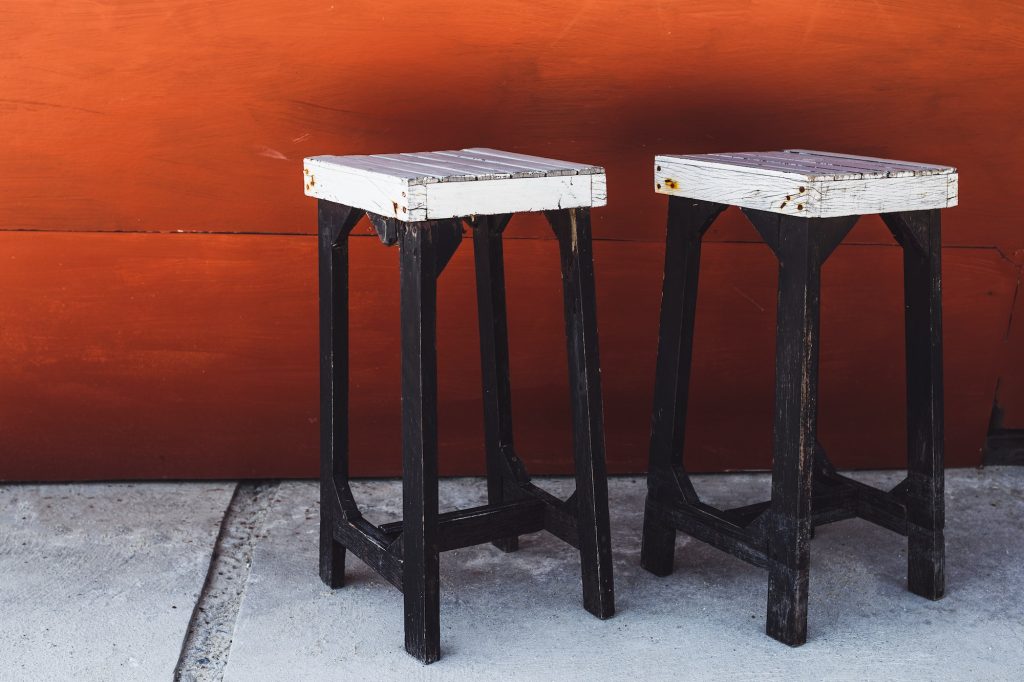 The Evolution of Dental Chairs: From Painful Procedures to Personalized Comfort with Crown Seating